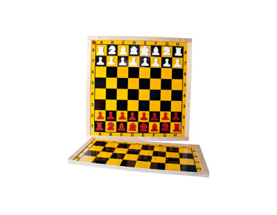 Ref. 01.14.01. Mural plegable con piezas de ajedrez imantadas rojas y blancas. 2100000019502